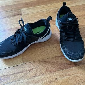 Nike black training sneaker
